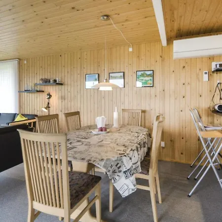 Three-bedroom In 別荘 *