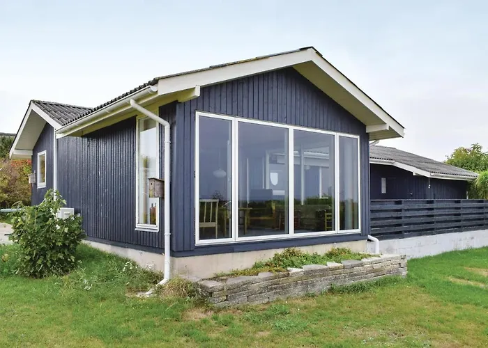 Three-bedroom In * 克内贝尔